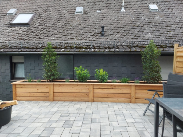 Hochbeete aus massiver Lärche Hochbeete aus massiver Lärche