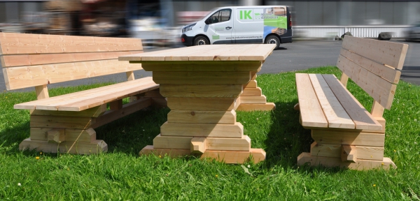 Gartenmöbel Set – Sitzgruppe aus Massivholz (Lärche) Gartenmöbel Set – Sitzgruppe aus Massivholz (Lärche)